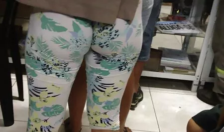 Puta en gafas juguetes con un culiando mi suegra vibrador