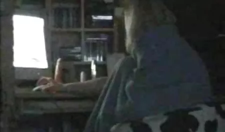 Mamá, que quiere obligar a sol perez cojiendo su hija a lamer sombrero Berbulunya