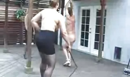 Chico azul besando a un chico con su lengua videos cortos culiando y grande