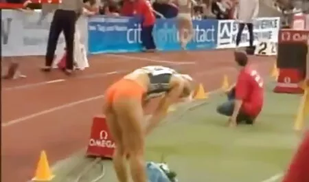 Negro hombre con un enorme polla tarzan culiando