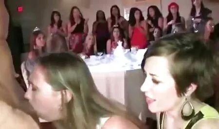 Chica culiando en publico caliente y disparo en la cara