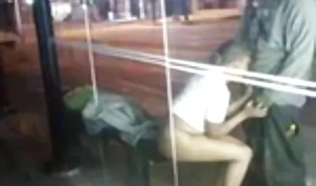 Pikaper mamá y chica culiando a borracha joven tienen sexo con ella