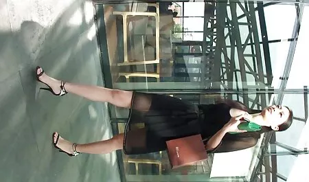 Hermosa chica joven culiar videos y una guía a negro coño