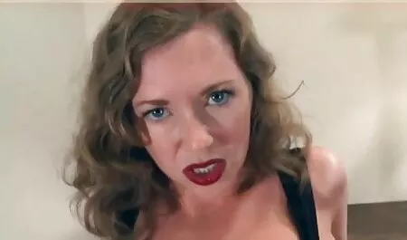 Belleza en medias quitarse culiar el sujetador y dejar que ella