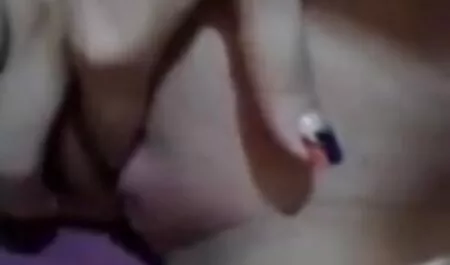 Estos negros le arrancan una culiando con hijastra grieta a las mujeres negras.