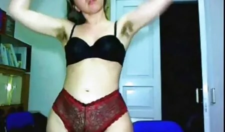 Dulce, usa un vestido blanco en mexicanas culiando la silla, asado con el novio