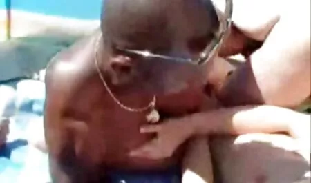 Activo homo jugando un amigo en el culo culiando rico con mi esposa y en su pene