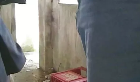Mujer blanca francesa obesas culiando en la cama.