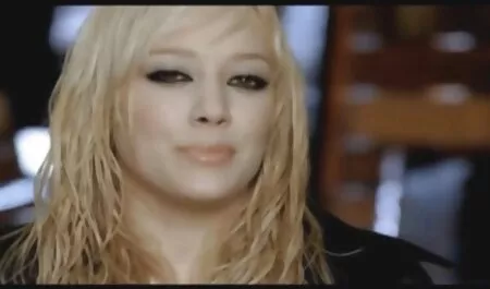 Trío sexo lésbico con culiando con falda jolie