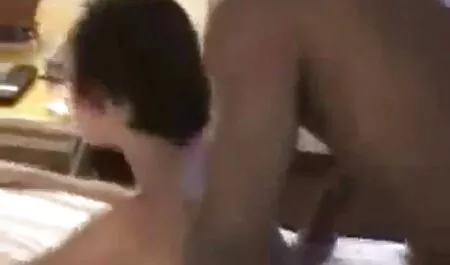Entrenador de atletas dulces culiando escondido en el culo, haciendo yoga