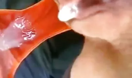 Con culiando brasileña toda la emoción, joven gay acarició en la cama