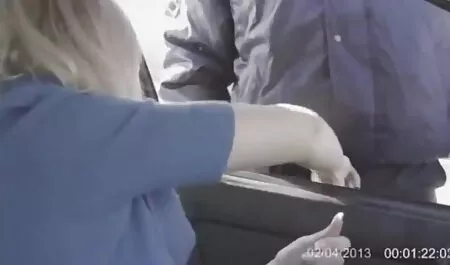 Chica con ecuatorianas culiando polla fresca de dibujos animados