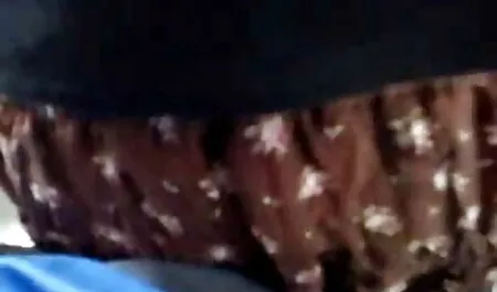 Juega juguetes caballos culiando con yeguas y muestra tu cuerpo