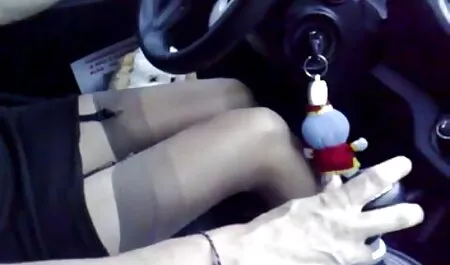 Jefe follando dos empleados en la oficina, en culiando mi hija la oficina
