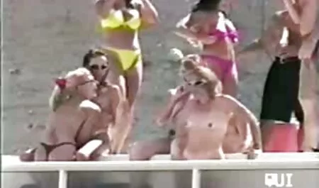Un hombre fry dos hohlushek en apelación culiando con mi madrina