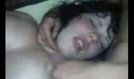 Pieza, acariciando el coño culiando por primera ves calvo de la novia