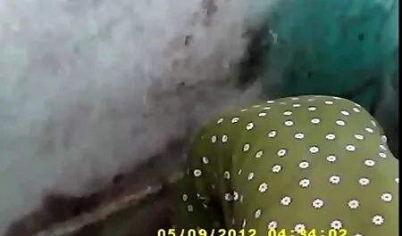 Chica rusa con cuerpo perfecto masturbándose videos de veteranas culiando con una cuerda