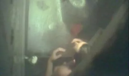 Una máquina hohlushki flacas culiando
