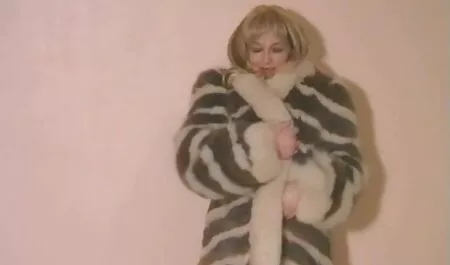 No dejes que el granjero culiando asu madre se quede atascado para tener un orgasmo