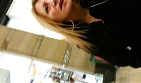Pollo edad culiando en publico de 18 quitándose sus bragas y vagina masturbación