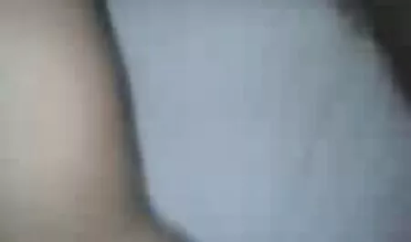 Mujer: anciana, culiando en rio por amor a un hombre
