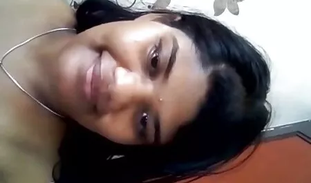 Gran polla negra delante de culiando con mi madrastra la webcam con una dulce caricia en la Webcam.