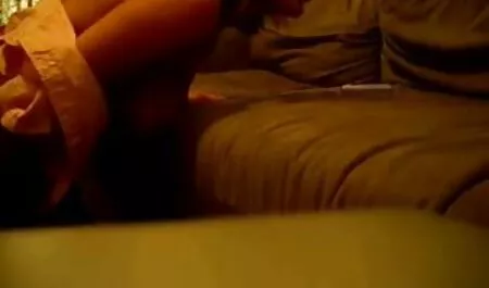 Los vecinos se lavan y tienen relaciones sexuales con los elementos culiando suavecito sexo.